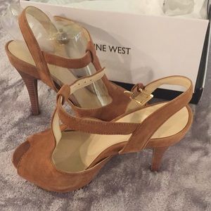 Nine West size 6 high heel shoes
